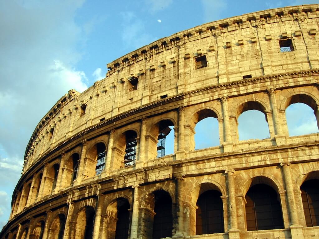 Roman_Colosseum_With_Moon