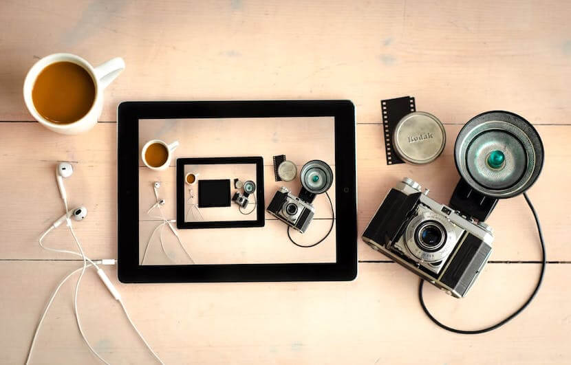 2017 HonorsGradU Multimedia Scholarship – $1,000 – Apply annually by April 16