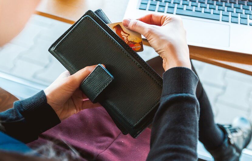 9 Tips For College Students Considering Their First Credit Card The University Network