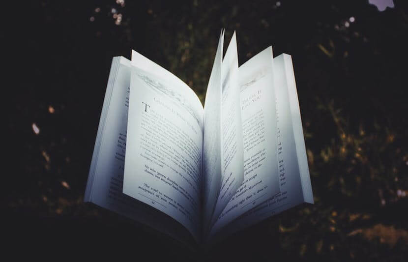 HelpTeaching.com Scholarship – $1,000 – Apply Annually by June 1