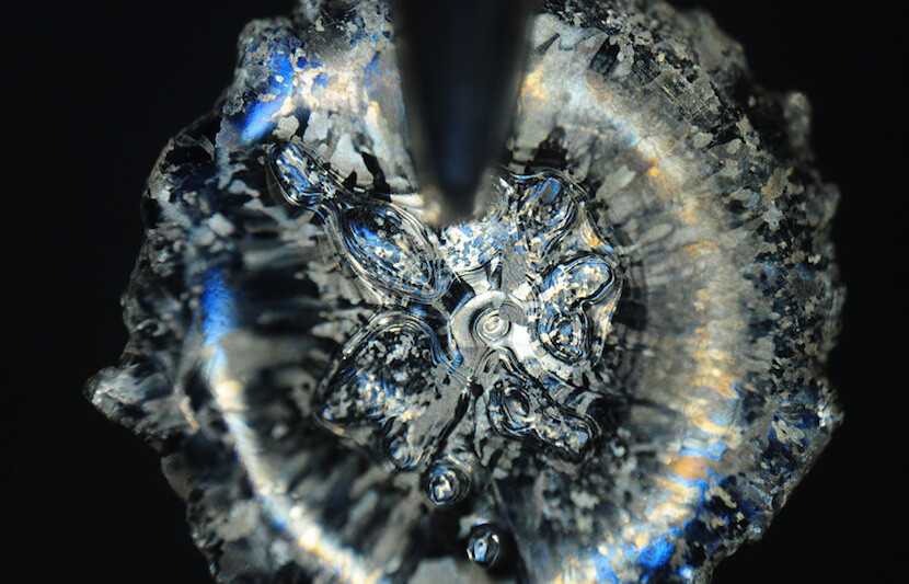 MIT Researchers Discover New Method to Control the Stickiness of Freezing Droplets