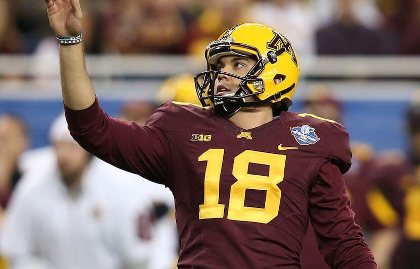 UMN Football Player Ryan Santoso’s Years of Community Service Leads to Wuerffel Trophy Nomination