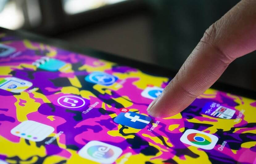 Study Reveals Demographics of Facebook Users