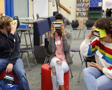 I tour di realtà virtuale offrono agli studenti rurali un assaggio della vita universitaria
